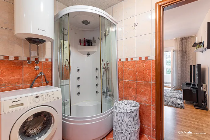 Bečići’de 2 yatak odalı daire