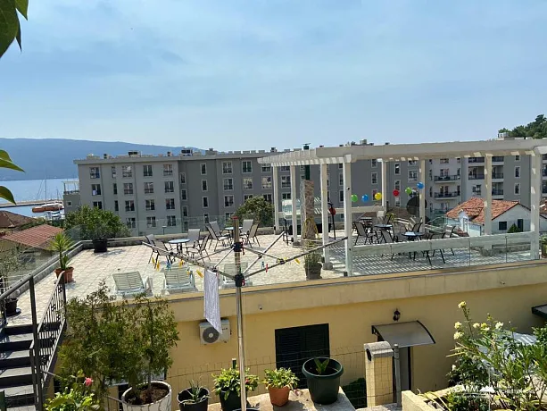 Meljine'de denize yakın satılık geniş bir ev