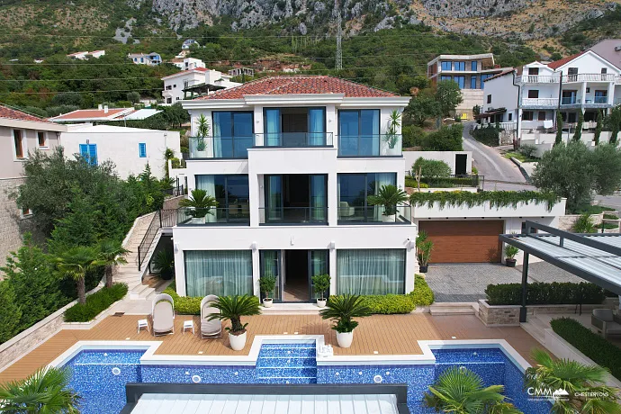 Sveti Stefan’a yakın, Blizikuće’de lüks villa