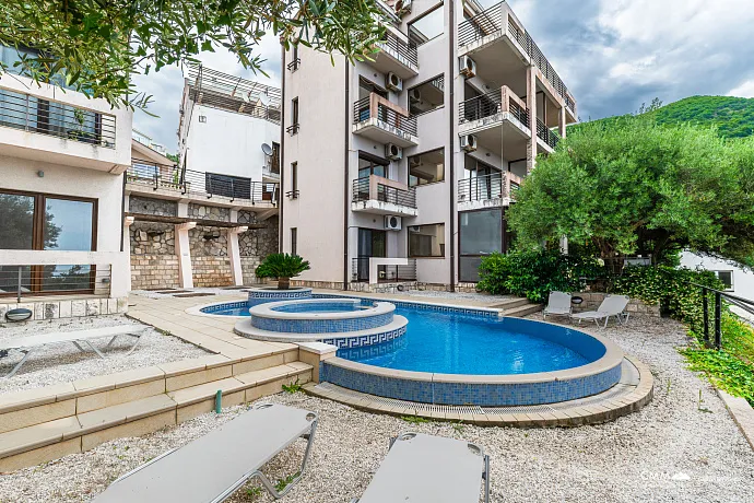 Seoce, Budva'da 57 m² Daire + 45 m² Teras