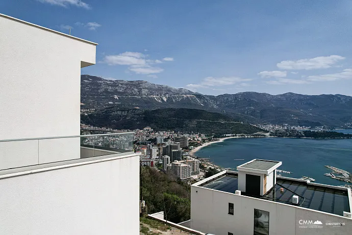 Panoramik Deniz Manzaralı ve Yeni İnşa Edilmiş Lüks Villa – Budva