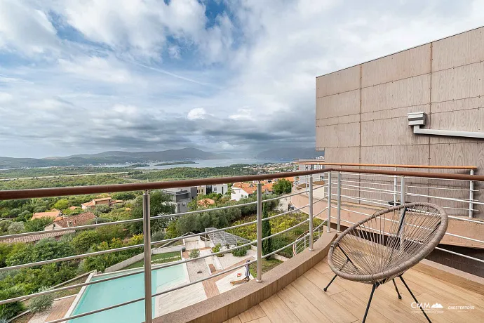 Muhteşem deniz manzaralı lüks penthouse