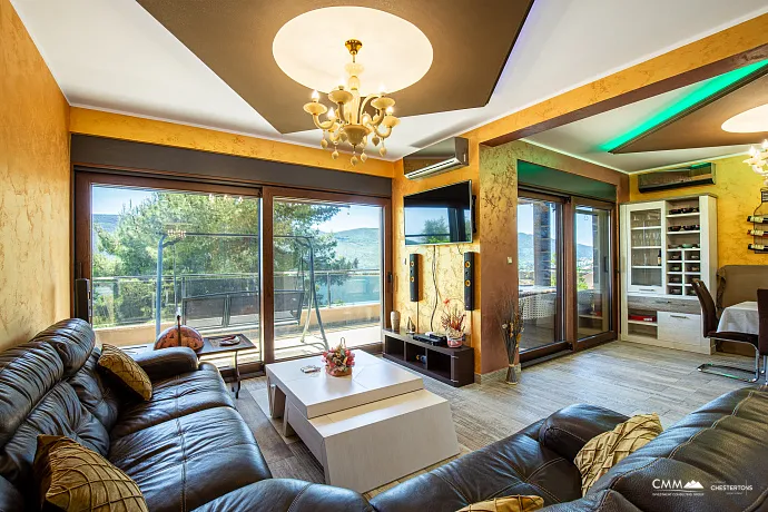 Herceg Novi'nin merkezinde mükemmel villa