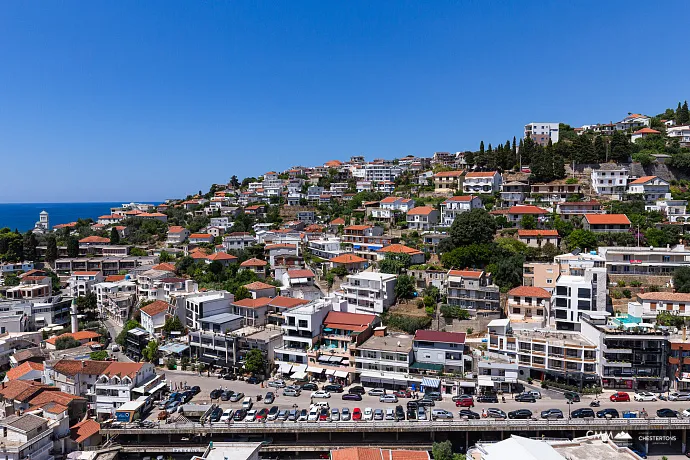 Ulcinj'de deniz manzaralı çatı katı