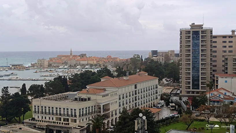 Budva'nın merkezinde denize yakın satılık daire